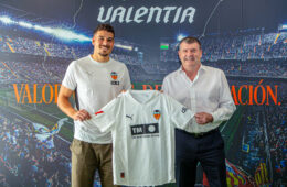 Nonostante l'interesse del Bologna, Filip Ugrinić ha deciso di firmare con il Valencia: ecco il comunicato dei catalani. 